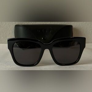 DIFF “Bella” Black Sunglasses with Case